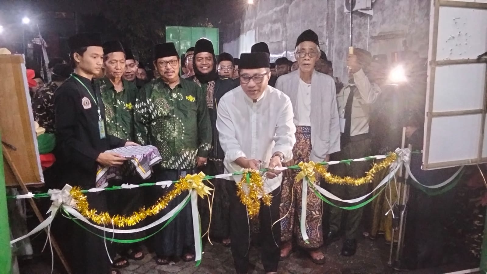 Iswar Resmikan Kantor Baru MWC NU Genuk, Perkuat Peran Sosial Keagamaan