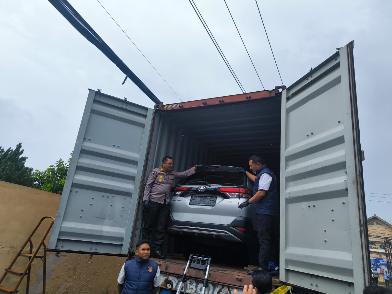 Terbongkar! Sindikat Penyelundupan 1.727 Kendaraan Ilegal ke Timor Leste Raup Untung Rp10 Miliar