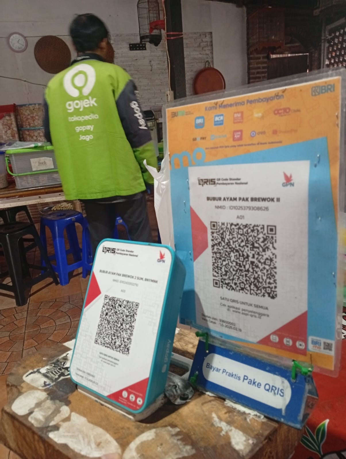 Bubur Ayam Brewok Tembalang Makin Praktis dengan QRIS BRI, Ajak UMKM Beralih ke Transaksi Digital