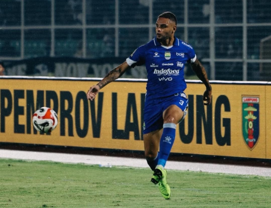 Terungkap! Ini Alasan Layvin Kurzawa Tinggalkan Persib Bandung! Dua Pemain Asing Lain Segera Menyusul?