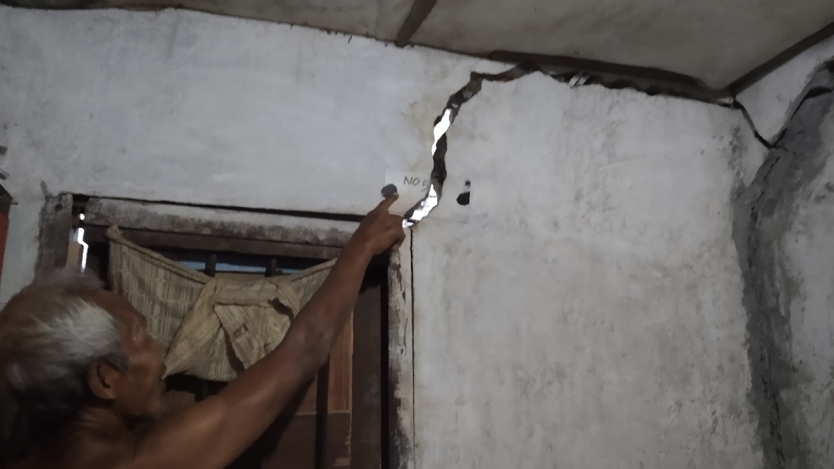 Retakan Rumah Warga Tinjomoyo Kian Parah, 19 Hunian Diduga Terdampak Dua Proyek Besar di Gombel