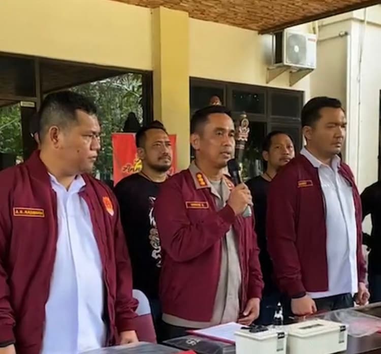 Polisi Tangkap Polisi, Seorang Anggota Polsek Genuk Diamankan Setelah Kedapatan Jadi Panitia Sabung Ayam