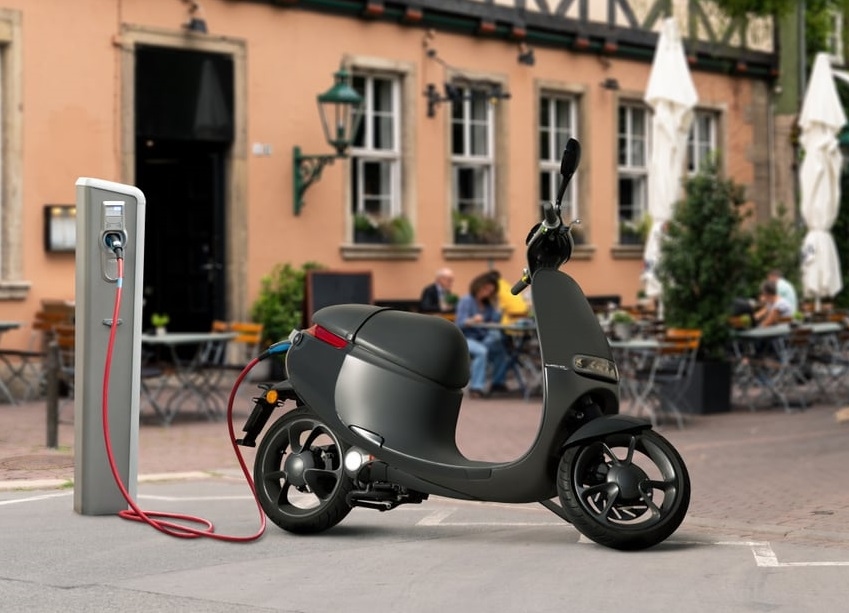 Aturan Pemerintah Terkait Subsidi Diperlonggar, Simak Tips Membeli Motor Listrik Secara Mudah