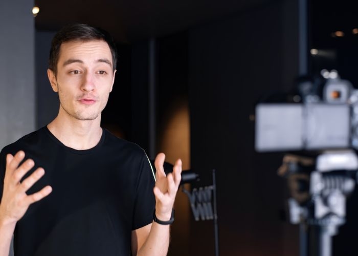 Bingung Memilih HP untuk Memulai Pekerjaan Content Creator? Berikut Pilihan 4 Smartphone yang Tepat