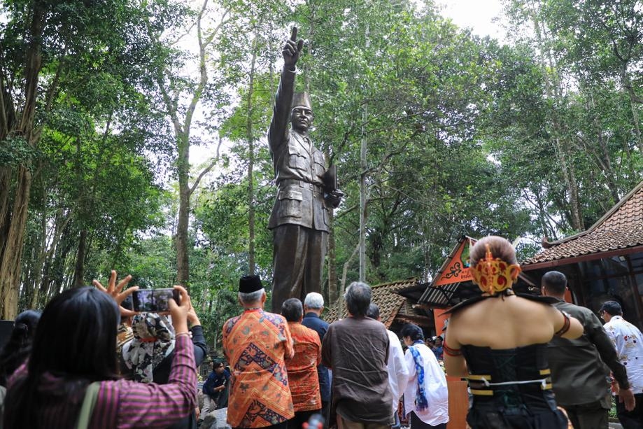 Megawati dan Ganjar Hadiri Peresmian Patung Bung Karno di Yogyakarta