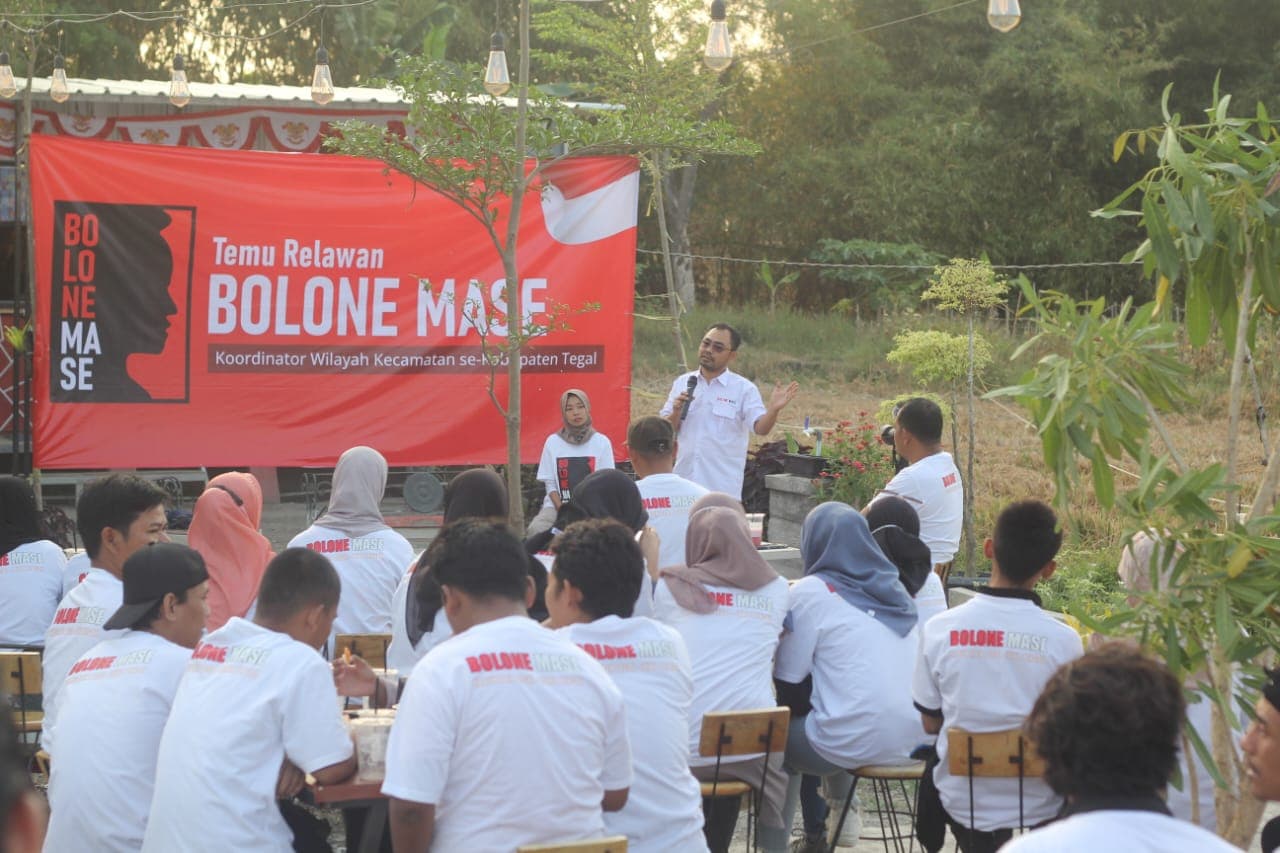 Relawan Bolone Mase Meminta Gibran Agar Mau Jadi Cawapresnya Prabowo