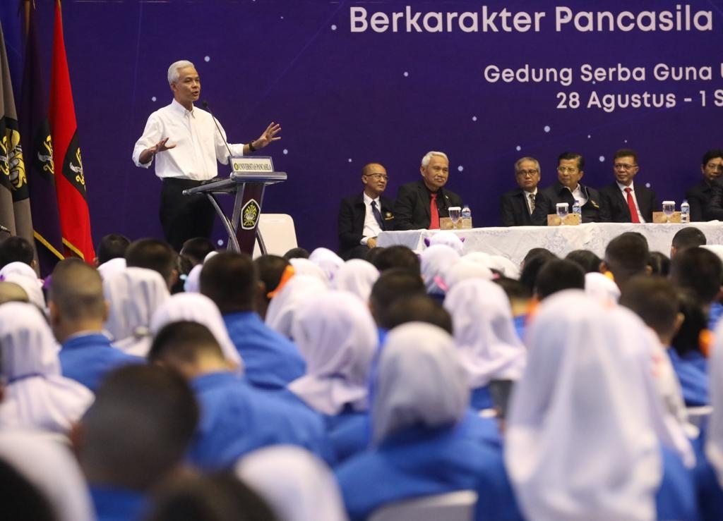 Ganjar Respon Putusan MK Soal Debat Pemilu di Kampus