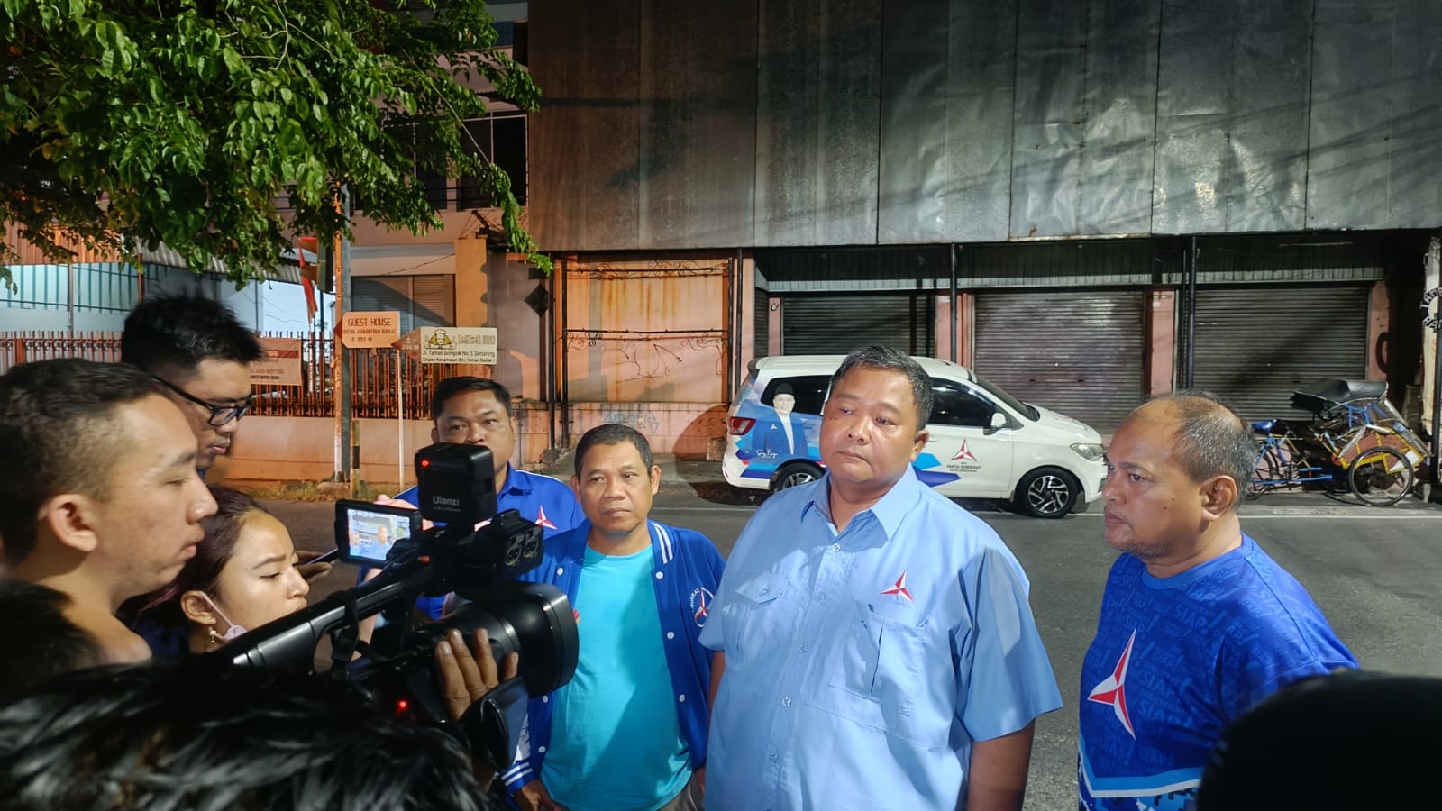 Kader Partai Demokrat di Jateng Lucuti Baliho Anies