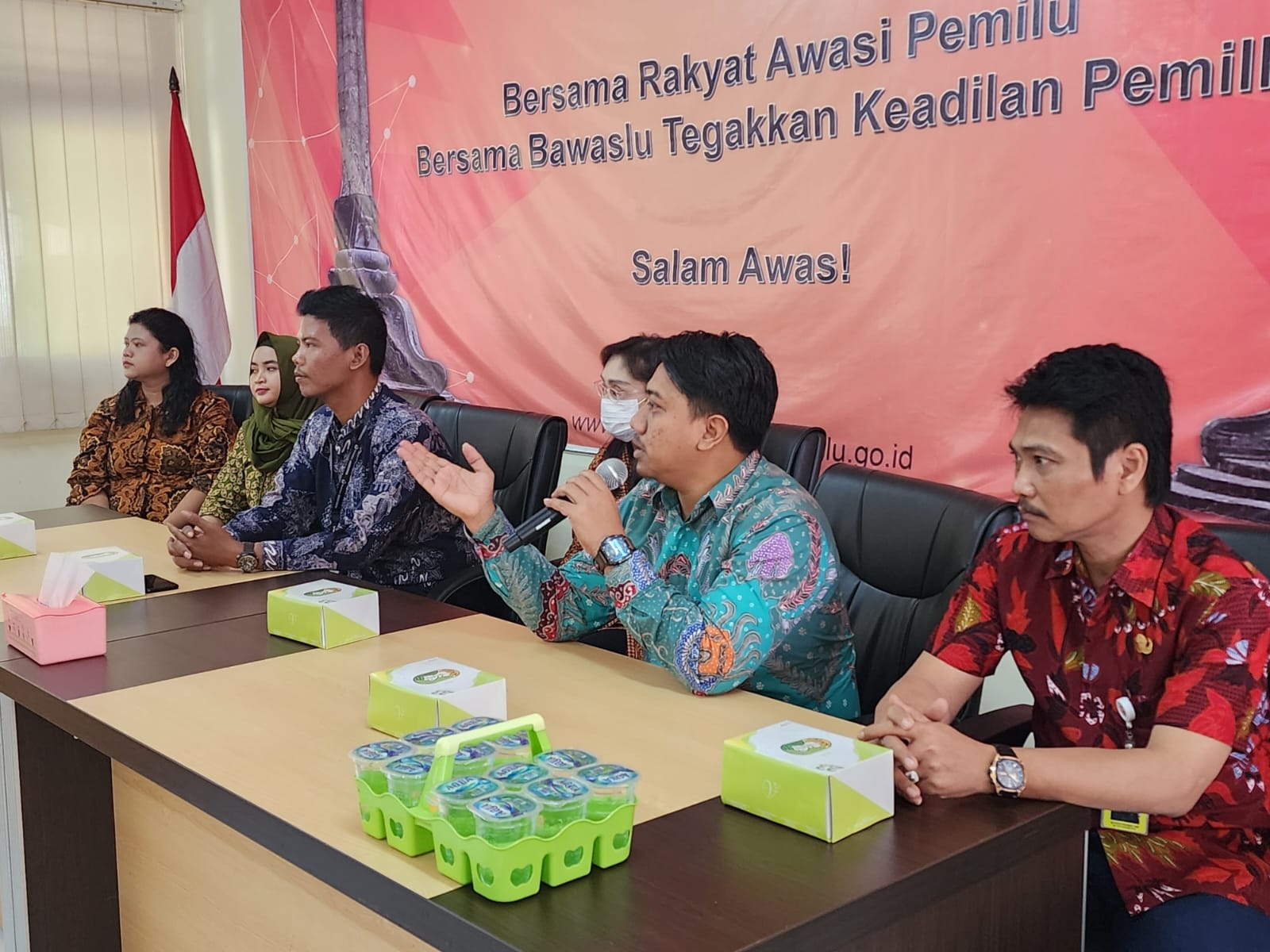 Bawaslu Kota Semarang Tegaskan Tak Boleh Ada Lokasi Pemasangan Bendera Yang Dikuasai Parpol Tertentu