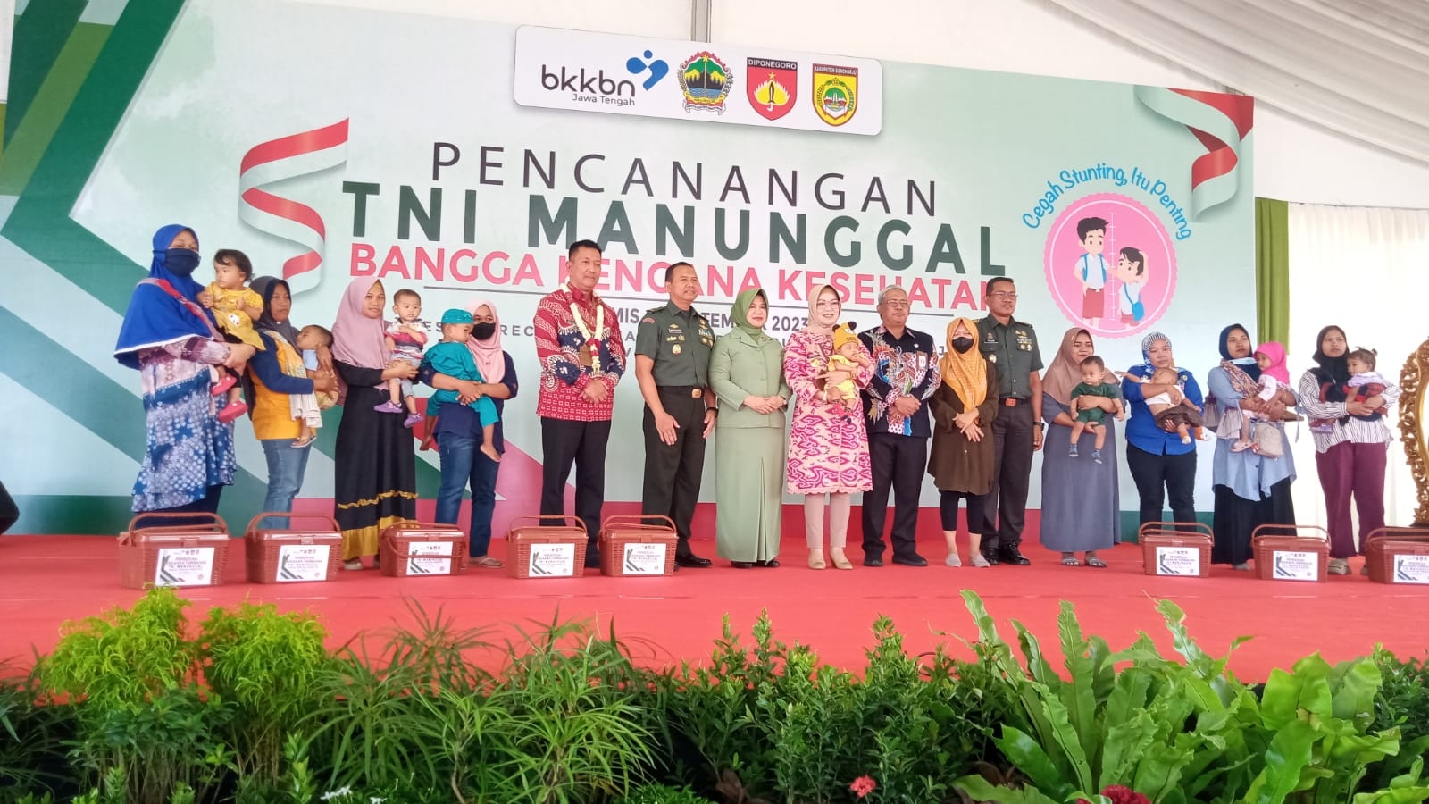 Pencanangan TNI Manunggal Bangga Kencana Kesehatan, Sinergi Tingkatkan Keluarga Berkualitas Cegah Stunting