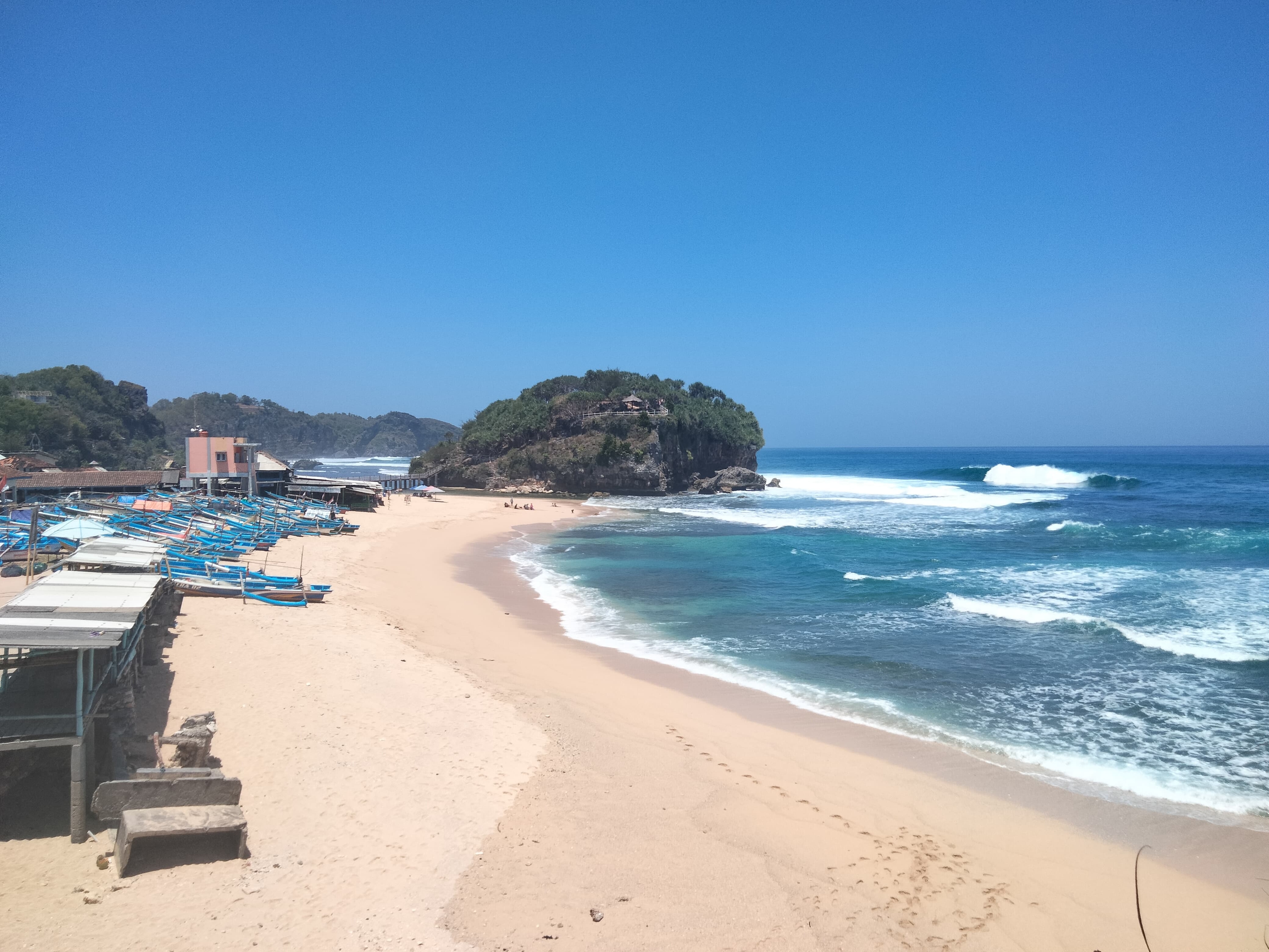 Pantai Drini Gunung Kidul, Salah Satu Wisata Pantai Menarik di Yogyakarta