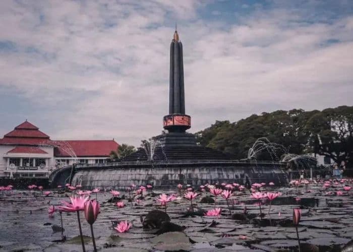 BIKIN KAGET! Jadwal Walking Tour Malang Juni 2025: Dari Jelajah Candi Sampai Berburu Jajanan Legendaris!