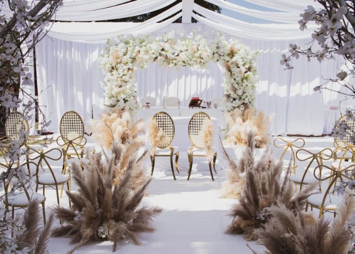 Momen Pernikahan Sekali Seumur Hidup, Cobalah 4 lokasi Pernikahan Anti Mainstream yang Sangat Berbeda Ini!