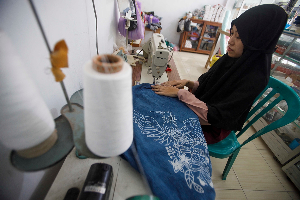 Mengenal Jagad Phoenix, Brand Artisan Batik Lasem Kolaborasi BI Jateng Siap Mendunia