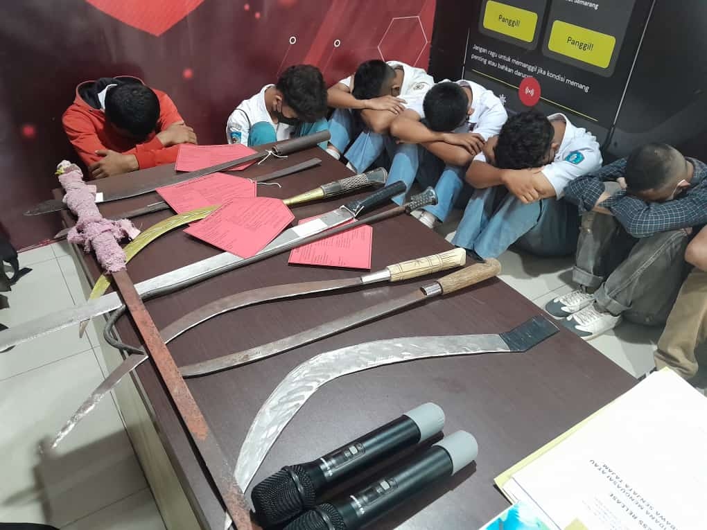 22 Pelajar di Semarang Ditangkap Terlibat Tawuran dan Kepemilikan Senjata Tajam
