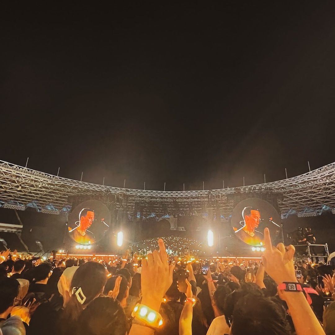 Rangkuman Chaosnya Suasana di Luar GBK Saat Konser Coldplay, Ternyata Banyak yang Terkena Scam Tiket