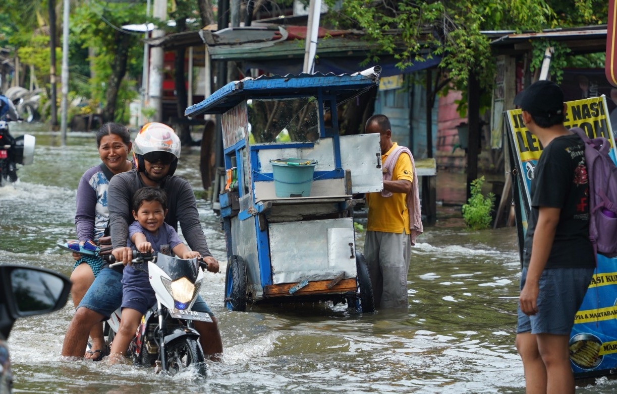 Joko Santoso Beri Apresiasi Mbak Ita Yang Sigap Berjibaku Selesaikan Masalah Banjir Bersama Jajarannya