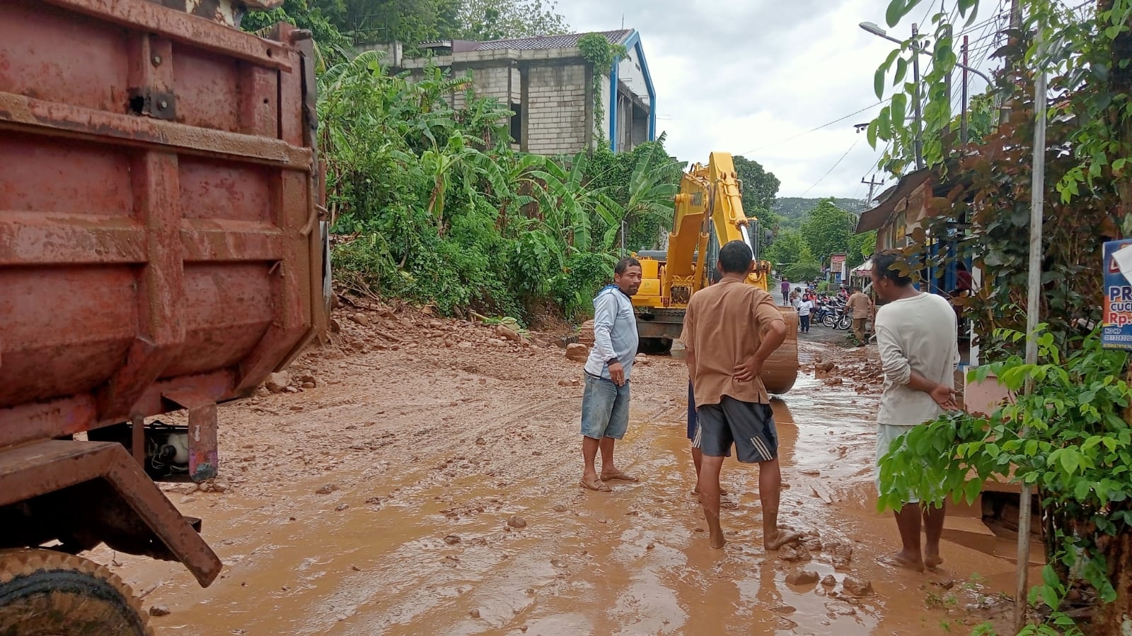 Longsor di Bangsewu, Kalialang Gunungpati, Semarang: Akses Terisolasi, Warga Resah Akibat Galian C, Pengguna Jalan Minta Pengelola Galian C Digugat