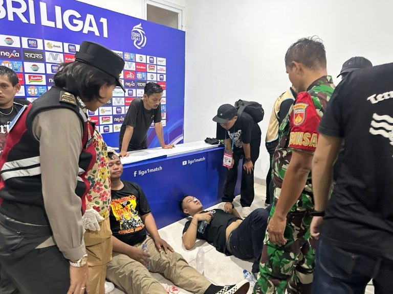 Empat Orang Luka dalam Kericuhan Laga PSIS Vs PSS di Stadion Jatidiri