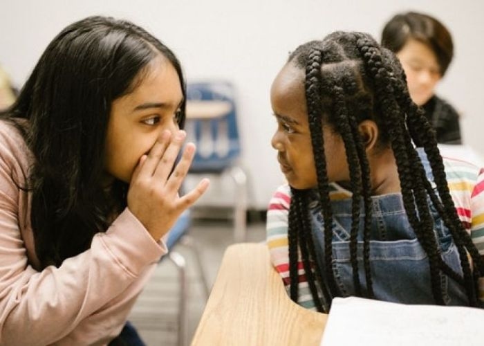 Daftar 5 Zodiak Paling Sulit Menjaga Rahasia: Hati-Hati Dalam Berbagi Sesuatu dengan Beberapa Zodiak Ini!