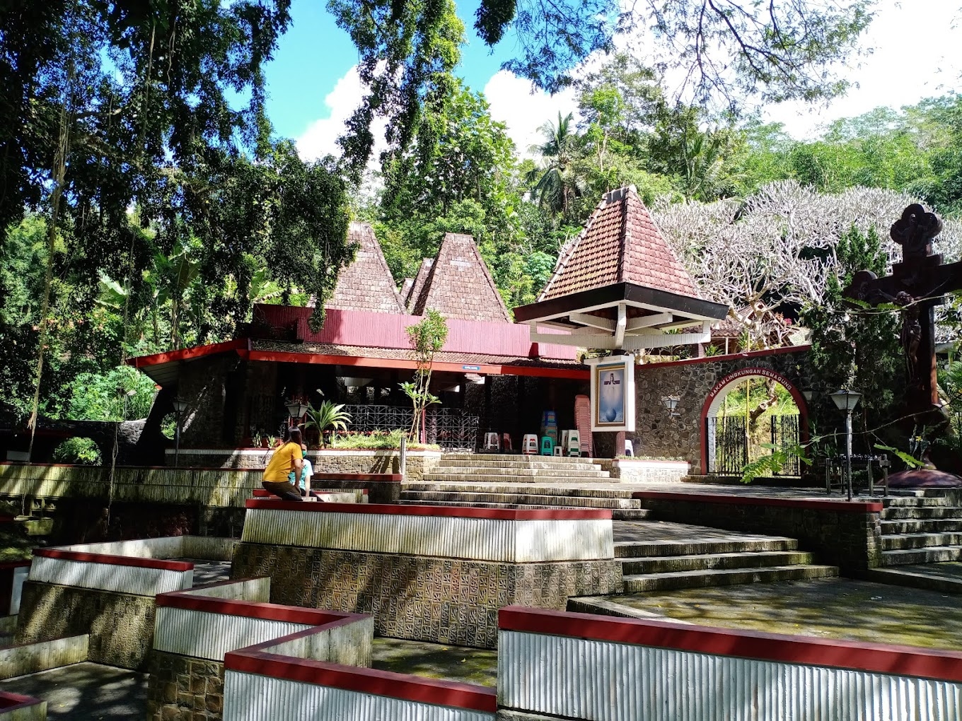 Gereja-Gereja Unik di Indonesia: Menelusuri Keajaiban Arsitektur dan Keindahan Spiritual (Bagian 1)