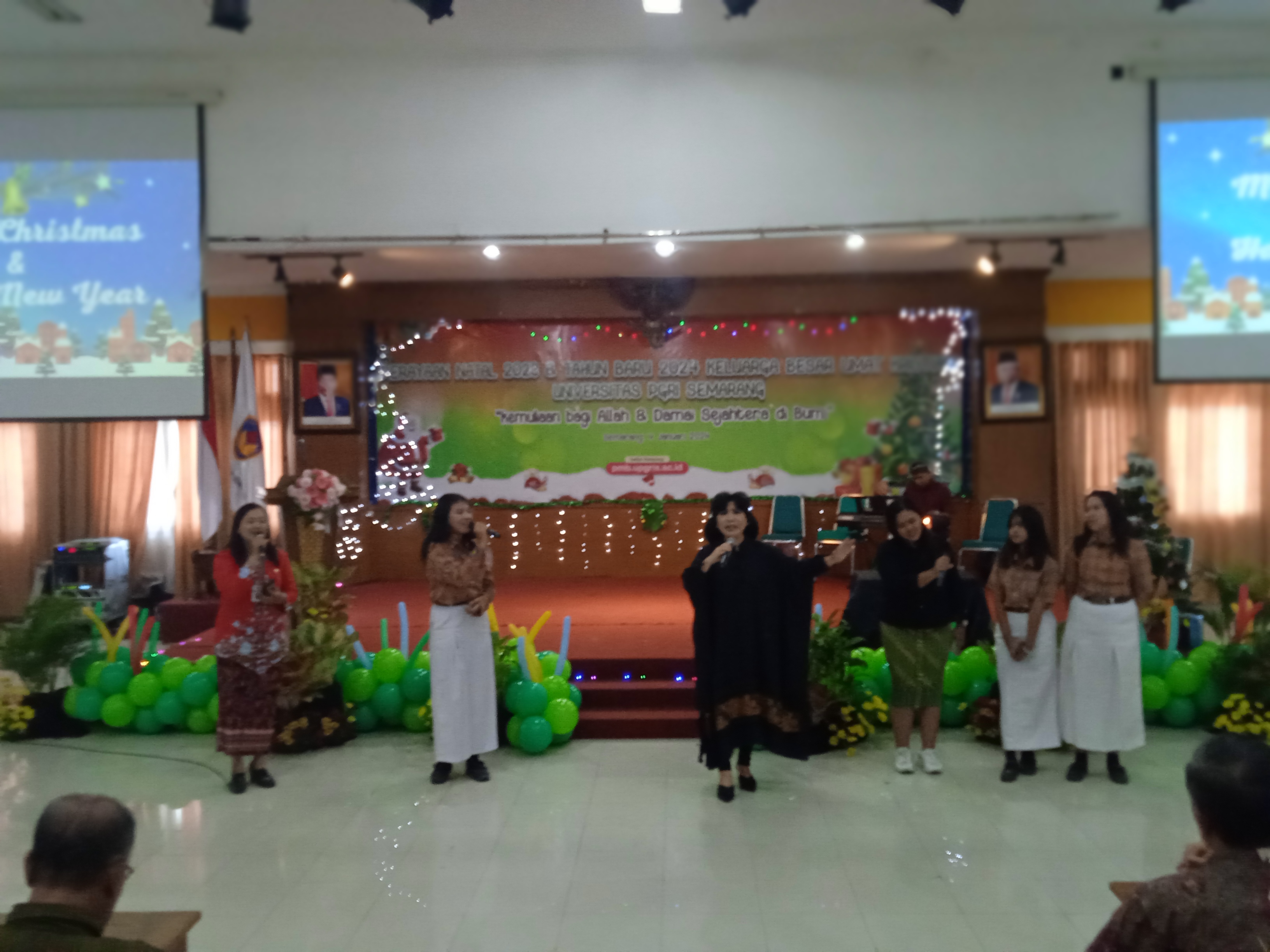 Perayaan Natal 2023: Toleransi Berkembang di UPGRIS, Pelajaran Harmoni di Lingkungan Kampus