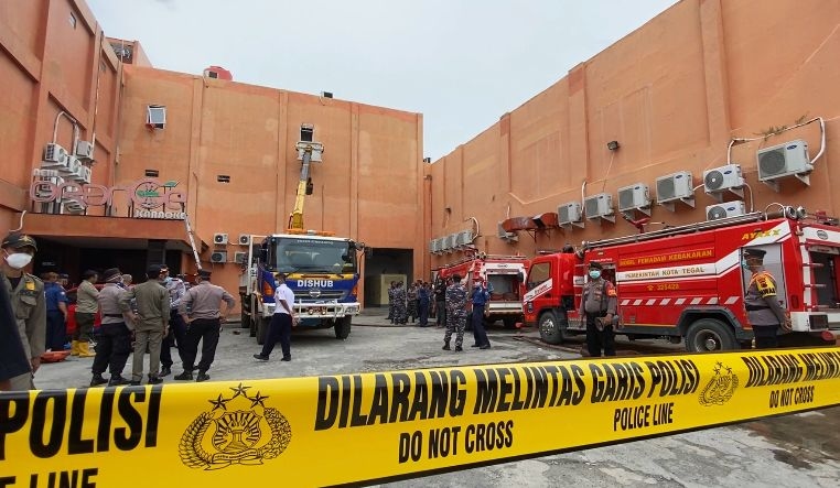 Antisipasi Situasi Darurat, Hotel Rooms Inc Semarang Gelar Simulasi Pemadaman Kebakaran