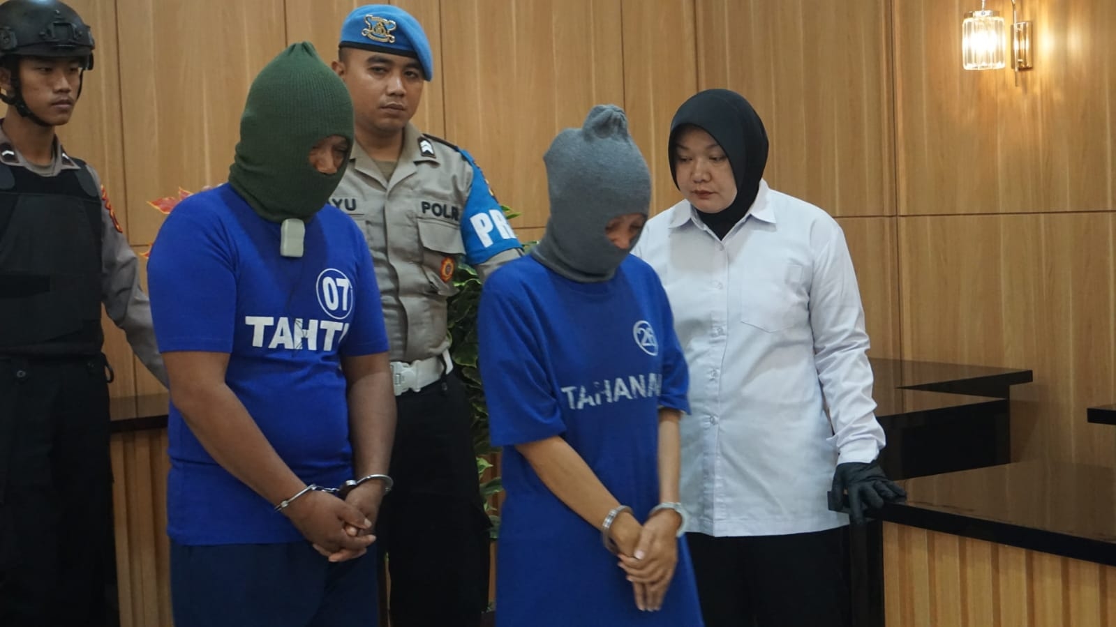 Ibu Kandung Ijinkan Ayah Tiri Setubuhi Anaknya, Keduanya Langsung Diamankan Polisi