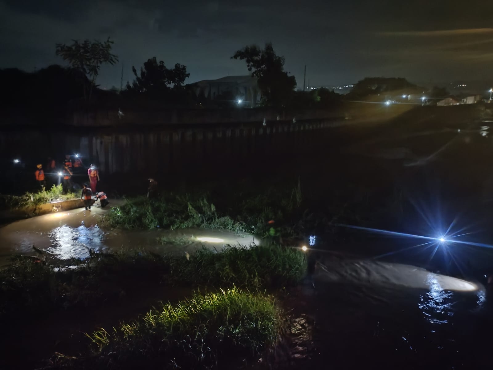 Gara-gara Uang 50 Ribu, Dua Mahasiswa Unissula Tenggelam di Kolam Retensi Kampus Hingga Kehilangan Nyawa