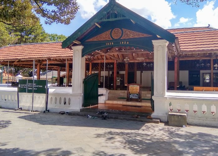 Peninggalan Bangunan Sejarah Yogyakarta: Kotagede, Jejak Bersejarah Mataram Islam di Bawah Naungan Masjid Makam