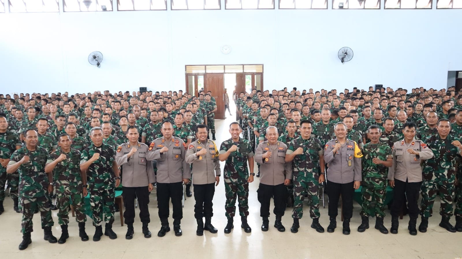 Polresta Surakarta Gelar Pelatihan Bersama TNI Polri Dalam Rangka Tahapan Pemungutan Suara Pemilu 2024