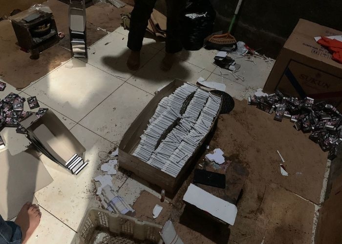 Bea Cukai Kudus Berhasil Ungkap Penimbunan Rokok Illegal di Tiga Bangunan di Desa Brantaksekartaji