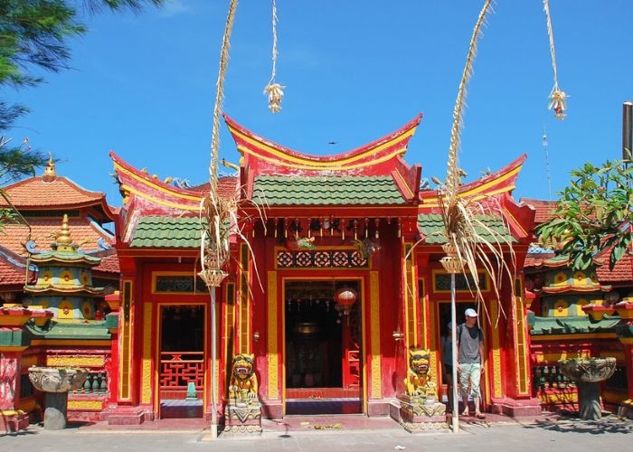 Mengungkap Keindahan Arsitektur dan Sejarah Perjalanan Klenteng Seng Hong Bio di Singaraja, Bali