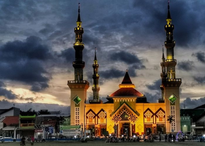 Perjalanan Sejarah Masjid Agung Tegal: Saksi Bisu Perlawanan dan Pusat Keislaman di Tengah Kota Bahari