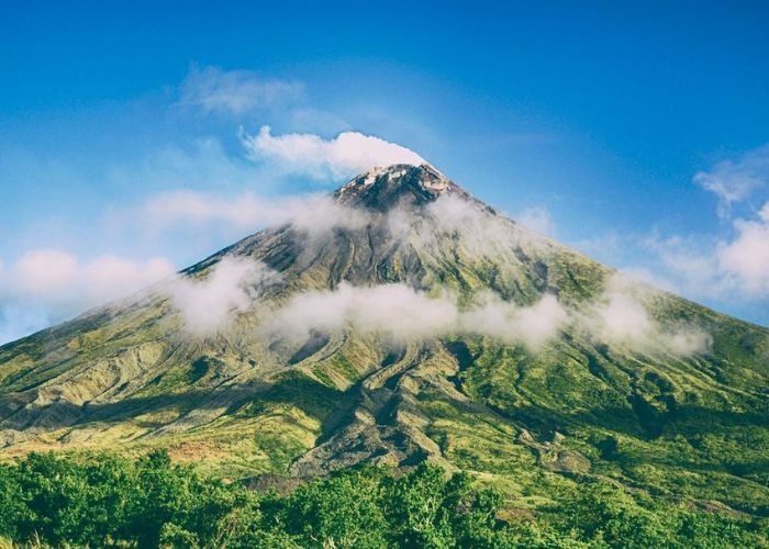 Menjelajahi Misteri Pasar Setan: Mitos dan Legenda dari Gunung Salak yang Diangkat dalam Film Terbaru