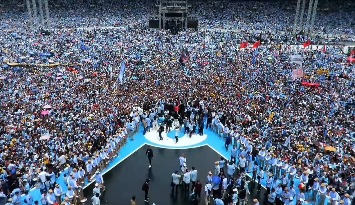 Prabowo-Gibran Guncang Jakarta: 600.000 Pendukung Padati GBK