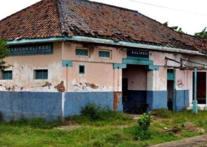 Misteri Dibalik Dinding Bekas Stasiun Kaliwedi Cirebon: Jejak Mistis dan Gaib di Tempat yang Terlupakan