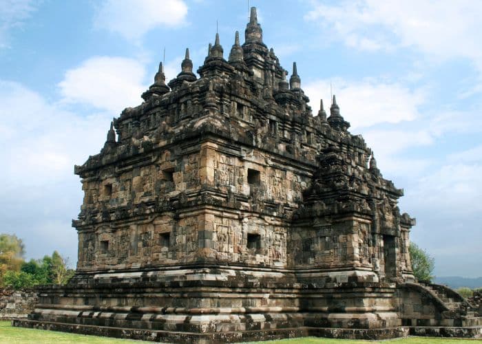 Sebuah Kisah Kemegahan Candi Plaosan: Pesona Sejarah, Arsitektur Kuno, dan Misteri Cinta di Jantung Jawa Tengah