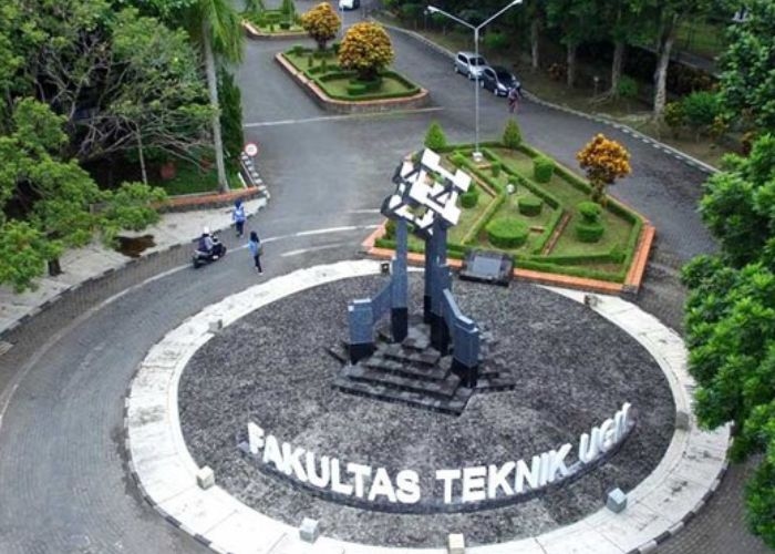 Misteri yang Ada di Bundaran Teknik UGM: Urban Legend tentang Larangan Menyanyikan Lagu Gugur Bunga