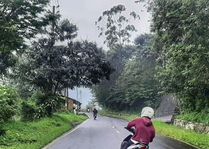 Misteri Jalan Cijapati: Penunggu Tak Terlihat di Balik Kecelakaan dan Penampakan Makhluk Astral