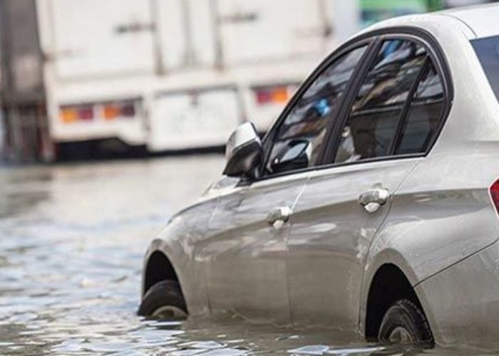 Pentingnya Memahami Perawatan Kendaraan Pasca Banjir: 6 Tips Penting Penanganan dan Pemulihan Mobil Setelah Terendam Banjir