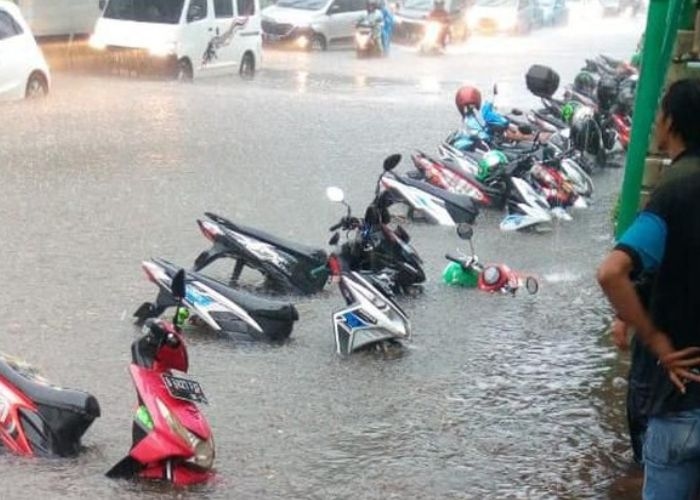 Pentingnya Antisipasi Saat Musibah Datang: 6 Tips Melakukan Perawatan Motor Setelah Terendam Banjir