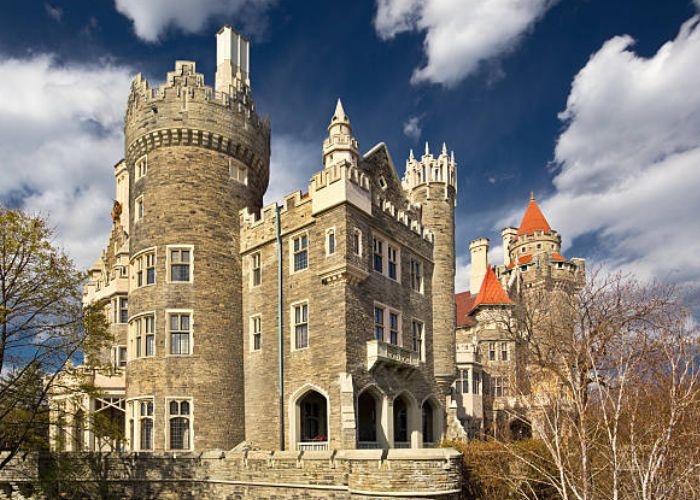 Penelusuran Istana Paling Angker di Dunia: Misteri Kastil Casa Loma, Kekayaan Arsitektur dan Legenda yang Misterius