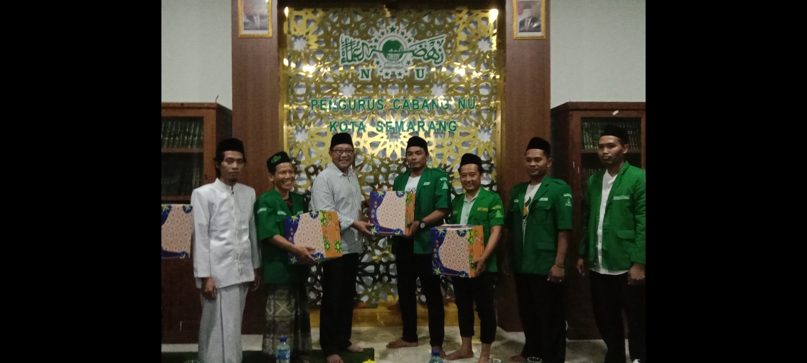 Iswar Aminuddin dan GP Ansor Semarang Salurkan Ribuan Bantuan untuk Lansia dan Anak Yatim