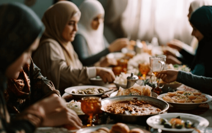 20 Contoh Kalimat Bijak Menolak Ajakan Bukber dari Teman yang Gak Kamu Kenal Banget