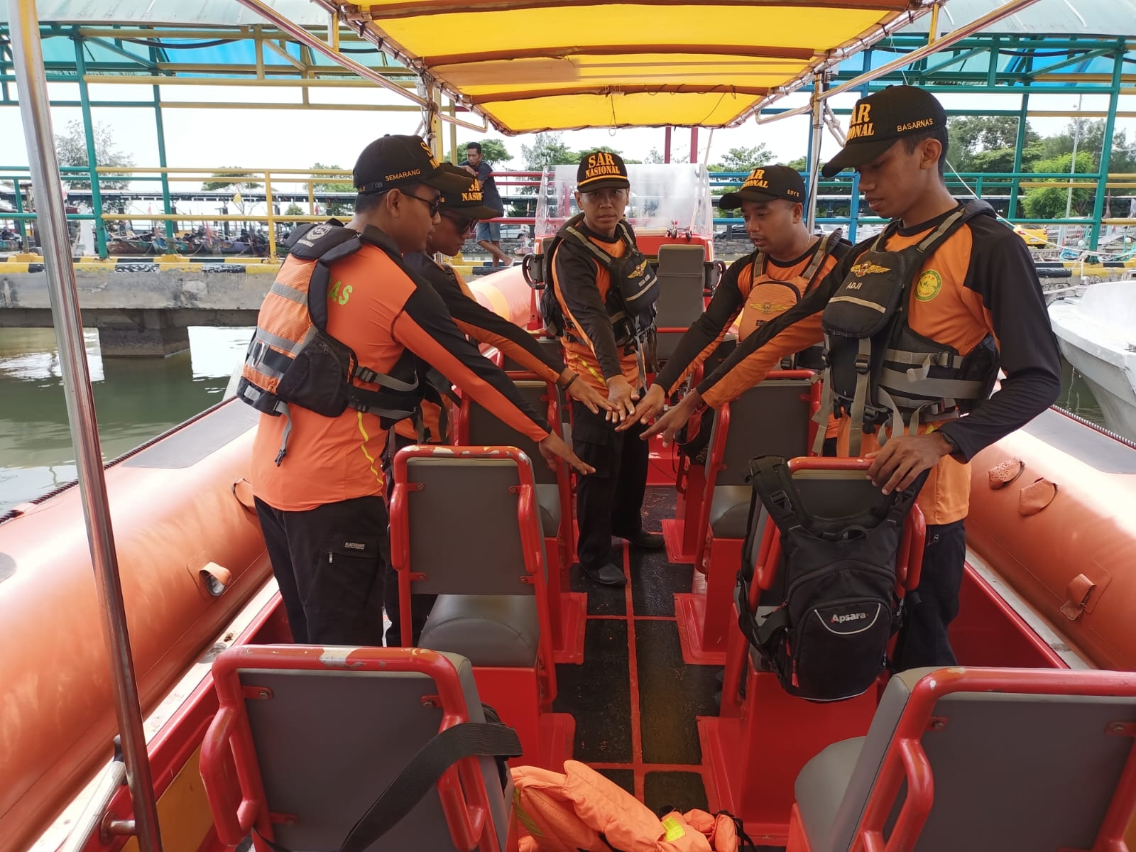 Tragedi di Laut Jepara: Nelayan Hilang Pasca Tersengat Ikan Pari