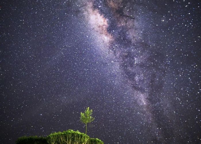 Momen Istimewa di Kegelapan Malam: Jadwal Terbaik Berburu Milky Way Bulan Mei dan Juni 2024! Siapkan Perlengkapan Fotografi dan Fisikmu dengan Baik