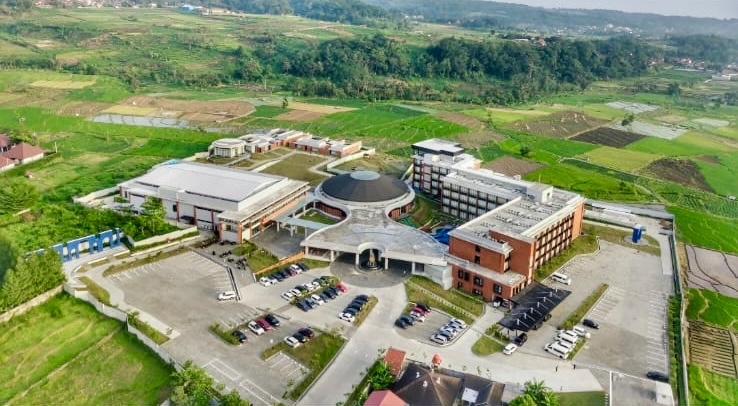 Perayaan Ulang Tahun Pertama Hotel Santika Premiere Linggarjati Kuningan: BEUSATU untuk Bersatu dan Maju Bersama