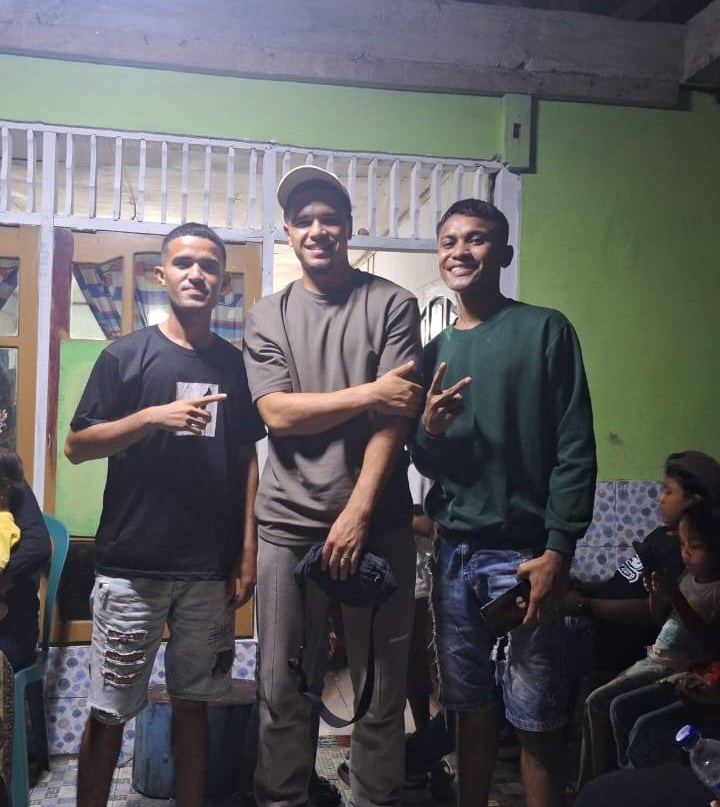 Ragnar Oratmangoen Disambut Meriah di Kampung Halamannya di Maluku