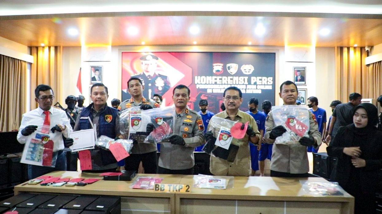 Polisi Ungkap Jaringan Judi Online Sepakbola Internasional yang Berpusat di Semarang, 9 Tersangka Diamankan